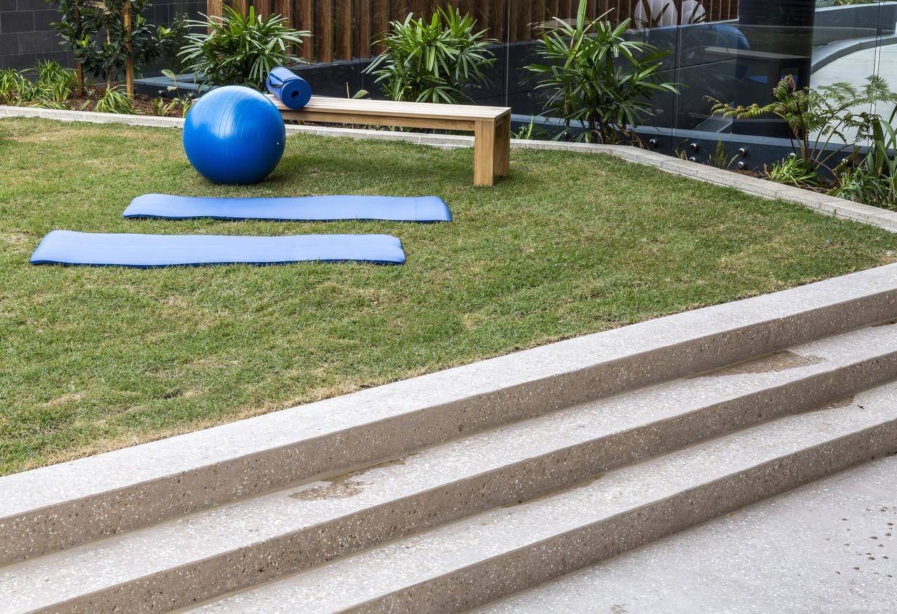 Boardwalk Burleigh Beach - Official Gold Coast Exterior photo